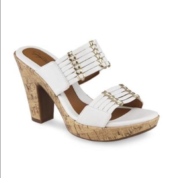 Jaclyn Smith Shoes - Jaclyn Smith White Tana Dress Sandal SZ 9